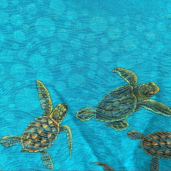 Sea turtle Graphic T-shirt - Picture 5 of 7